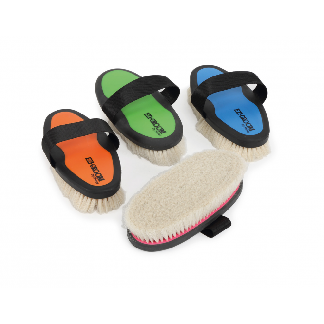 Shires  1399 Ezi-Groom Grip Body Brush With Goat Hair