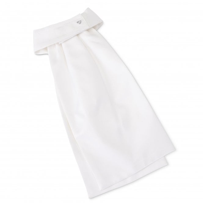 Shires  Aubrion Witley Ready Tied Stock - White