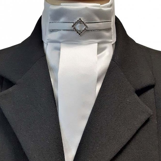 ShowQuest  Regency Stock 2022 Diamond - White