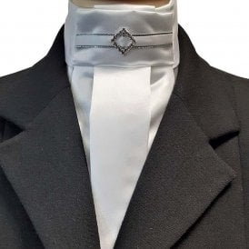 ShowQuest Regency Stock 2022 Diamond - White