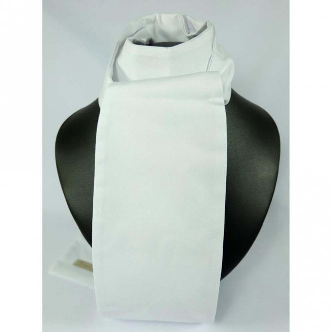 ShowQuest  Untied Hunt Stock - White